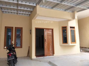 Rumah Dekat Tol Di Komplek Taman Pulo Indah Cakung S8117