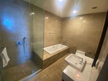 Disewakan Apartemen Essence Darmawangsa Tipe 3 Kamar Tidur Kondisi Fully Furnished