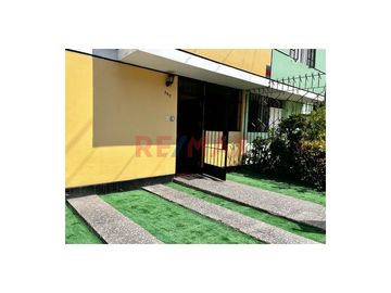VENTA DE CASA DE 3 PISOS EN PUEBLO LIBRE AREA: 126 m2.

Venta de casa en Pueblo Libre queda ubicada en Pasaje Salta cruce con la Av. Simón Bolívar.