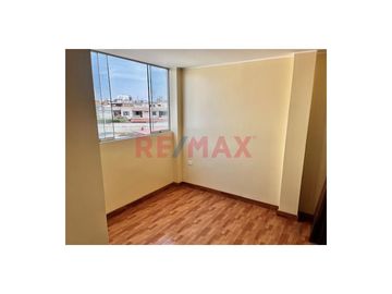 VENTA DE CASA DE 3 PISOS EN PUEBLO LIBRE AREA: 126 m2.

Venta de casa en Pueblo Libre queda ubicada en Pasaje Salta cruce con la Av. Simón Bolívar.
