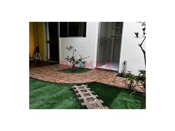 VENTA DE CASA DE 3 PISOS EN PUEBLO LIBRE AREA: 126 m2.

Venta de casa en Pueblo Libre queda ubicada en Pasaje Salta cruce con la Av. Simón Bolívar.