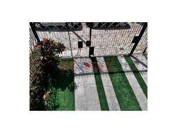VENTA DE CASA DE 3 PISOS EN PUEBLO LIBRE AREA: 126 m2.

Venta de casa en Pueblo Libre queda ubicada en Pasaje Salta cruce con la Av. Simón Bolívar.