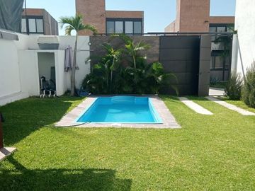 Residencia de Ensueño  Casa Amueblada con Terraza, Jacuzzi y Alberca
