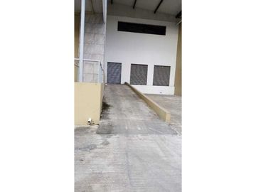 VENTA GALERA COMERCIAL EN PARQUE INDUSTRIAL DE LAS AMERICAS
