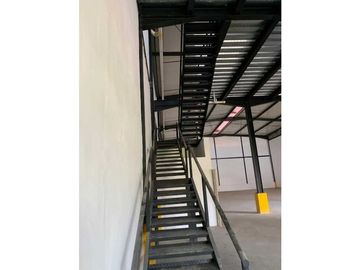 VENTA GALERA COMERCIAL EN PARQUE INDUSTRIAL DE LAS AMERICAS
