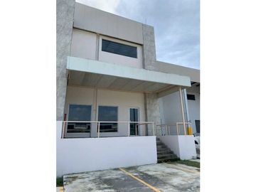 VENTA GALERA COMERCIAL EN PARQUE INDUSTRIAL DE LAS AMERICAS