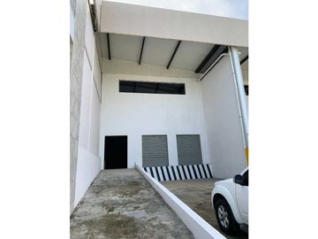 VENTA GALERA COMERCIAL EN PARQUE INDUSTRIAL DE LAS AMERICAS