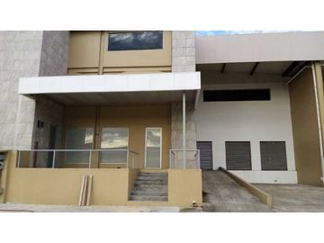 VENTA GALERA COMERCIAL EN PARQUE INDUSTRIAL DE LAS AMERICAS