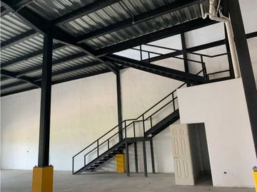 VENTA GALERA COMERCIAL EN PARQUE INDUSTRIAL DE LAS AMERICAS