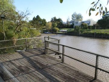 Venta casa 4 dormitorios en Santa Maria de Tigre al Rio