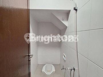 Disewakan Rumah PIK2 Luas 6x10 Kosongan 2 Kamar Tidur 2 Lantai