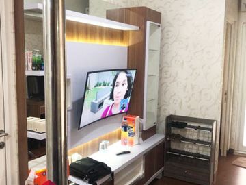 Dijual Apartemen Springlake 2BR Azolla Lt.2 Balkon ke Pool
