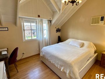 VENTA CASA GALÁPAGOS 5 AMBIENTES ,PILETA