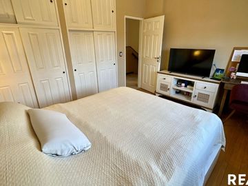 VENTA CASA GALÁPAGOS 5 AMBIENTES ,PILETA