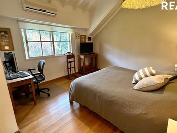 VENTA CASA GALÁPAGOS 5 AMBIENTES ,PILETA