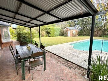 VENTA CASA GALÁPAGOS 5 AMBIENTES ,PILETA