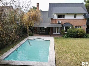 VENTA CASA GALÁPAGOS 5 AMBIENTES ,PILETA