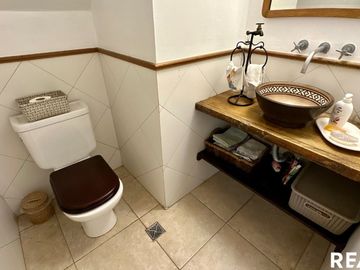 VENTA CASA GALÁPAGOS 5 AMBIENTES ,PILETA