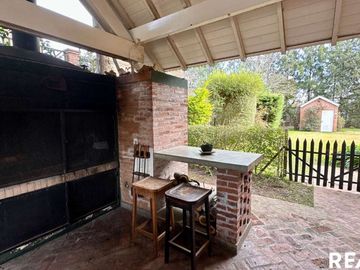 VENTA CASA GALÁPAGOS 5 AMBIENTES ,PILETA