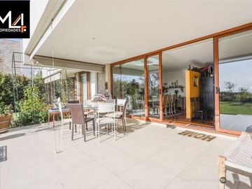 Departamento en Venta en Tuliperos/ 1er piso con jardín