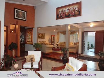 Casa de Venta–Cristóbal Colón *Parque Iberia, 4 dormitorios