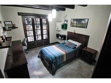 VENTA CASA- CALLE PUEYRREDON- LUJAN - MENDOZA