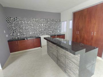 CASA NUEVA EN VENTA CON RECAMARA EN P.B. FRACCIONAMIENTO FLORESTA EN ZONA ALTA