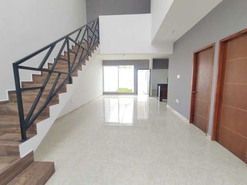 CASA NUEVA EN VENTA CON RECAMARA EN P.B. FRACCIONAMIENTO FLORESTA EN ZONA ALTA