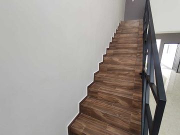 CASA NUEVA EN VENTA CON RECAMARA EN P.B. FRACCIONAMIENTO FLORESTA EN ZONA ALTA
