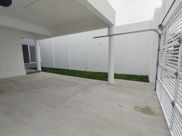 CASA NUEVA EN VENTA CON RECAMARA EN P.B. FRACCIONAMIENTO FLORESTA EN ZONA ALTA