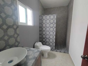 CASA NUEVA EN VENTA CON RECAMARA EN P.B. FRACCIONAMIENTO FLORESTA EN ZONA ALTA