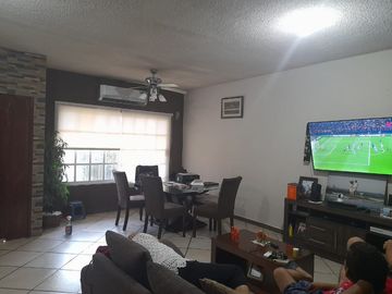 OLVIDATE DE LAS INUNDACIONES, AMPLIA Y MODERNA CASA EN LA COLONIA ARTICULO 123, VERACRUZ.