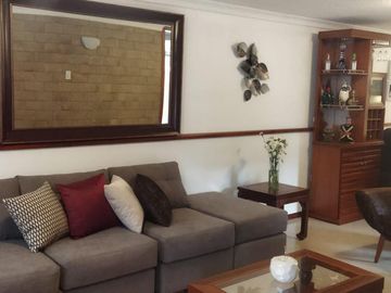 Vendo linda casa  de 3 habitaciones en Mirasierra