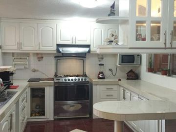 Vendo linda casa  de 3 habitaciones en Mirasierra
