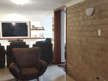 Vendo linda casa  de 3 habitaciones en Mirasierra