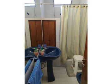 VENDEMOS HERMOSA CASA RECICLADA PARQUE LATINO  4 DORMITORIOS
