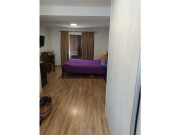VENDEMOS HERMOSA CASA RECICLADA PARQUE LATINO  4 DORMITORIOS
