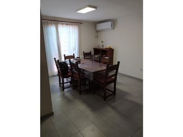 VENDEMOS HERMOSA CASA RECICLADA PARQUE LATINO  4 DORMITORIOS