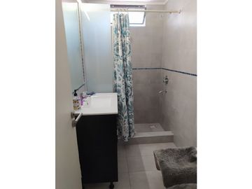VENDEMOS HERMOSA CASA RECICLADA PARQUE LATINO  4 DORMITORIOS