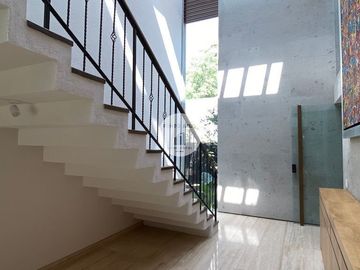 RESIDENCIA EN FUENTES DEL PEDREGAL PARTE BAJA