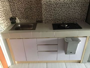 Apt. Puncak Dharmahusada Barat Daya - Cityview Full Furnished