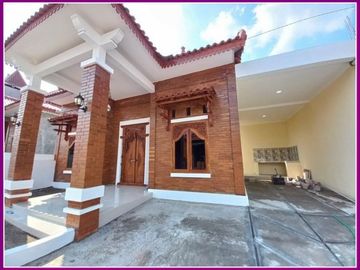 Rumah Cantik Dekat Pintu Tol Manisrenggo