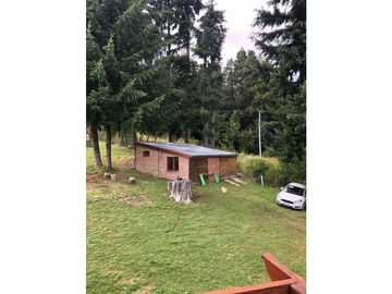 EN VENTA EXCELENTE CHACRA DE 2 HA CON 2 CASAS, 2 DPTOS Y QUINCHO CH143