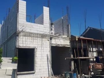 Rumah Medokan Sawah Timur New, Minimalis, Jalan paving 8m
