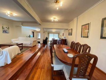 Excelente chalet 6 ambientes en Parque Ayerza, Castelar Norte.,  Posibilidad de permuta menor valor . Consulte.-