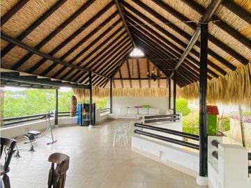 Se vende magnifica casa campestre en Melgar