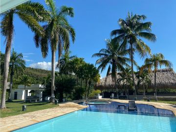 Se vende magnifica casa campestre en Melgar