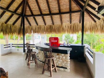 Se vende magnifica casa campestre en Melgar