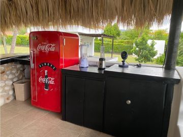 Se vende magnifica casa campestre en Melgar