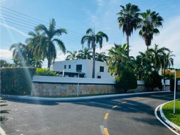 Se vende magnifica casa campestre en Melgar
